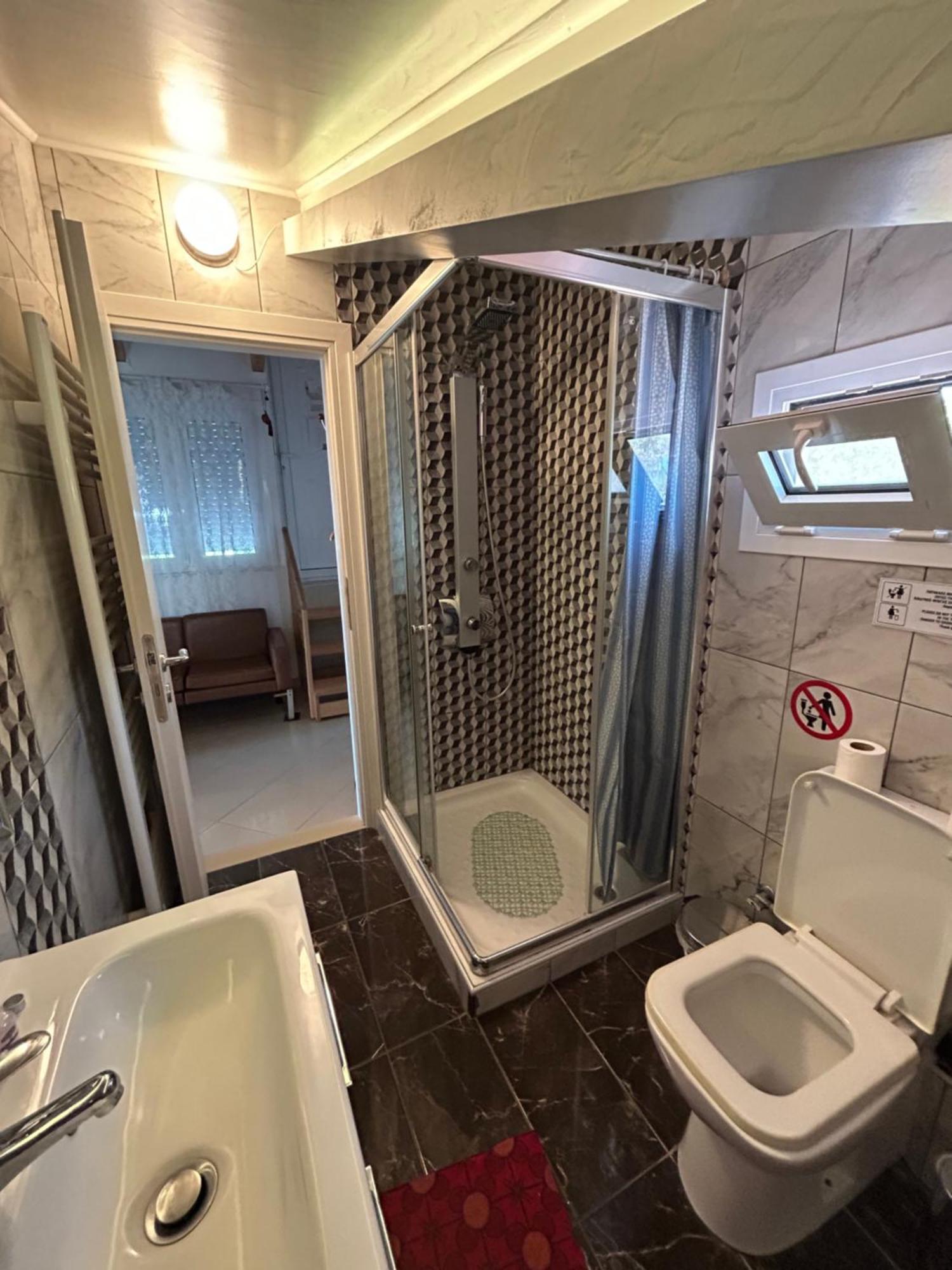 Siga Siga Apartment Mégara Екстериор снимка